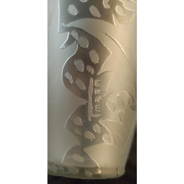 Art Deco 1920s French Art Deco Frosted Glass Vase by Etablissements Leune For Sale - Image 3 of 4