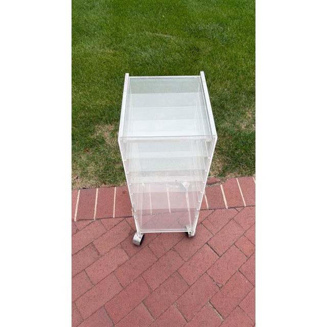 Akko Clear Acrylic Rolling Storage Cart, Mid-Century For Sale In Denver - Image 6 of 8