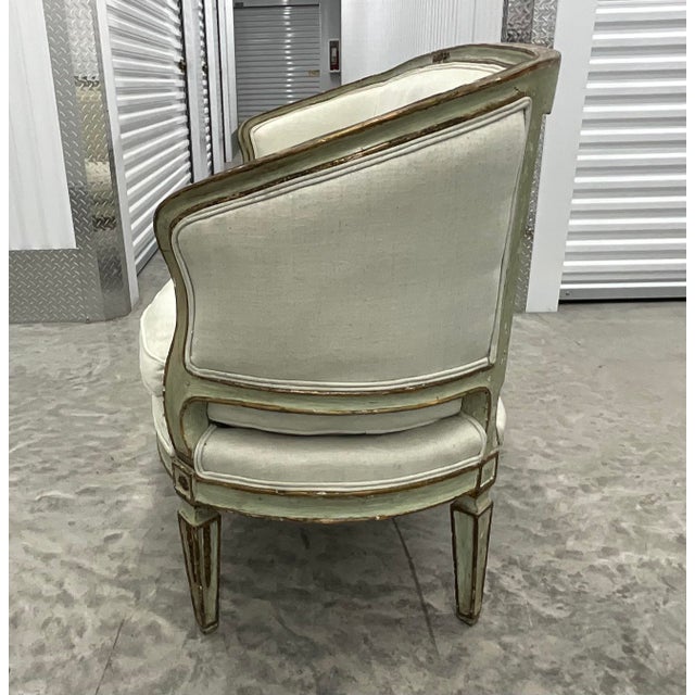 Lovely Linen Blend Upholstered Venetian Settee Sofa. Timeless accent and Beautiful addition to any room.