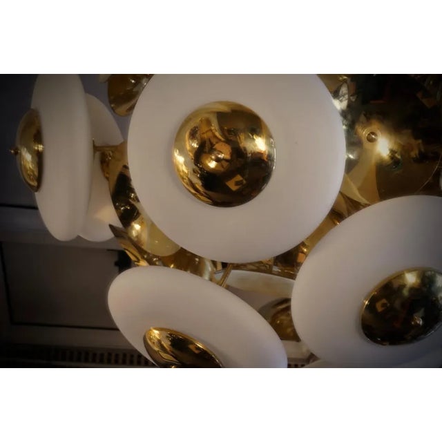 2000 - 2009 Mid-Century Round Chandelier in Murano Glass and Brass, 2000 For Sale - Image 5 of 9