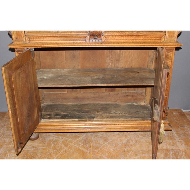 Louis XIII Withdrawal Buffet in Walnut, Late 17th Century For Sale - Image 15 of 18