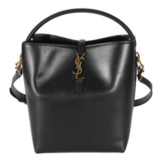 Black Shiny Calfskin Small Le 37 Bucket Bag For Sale