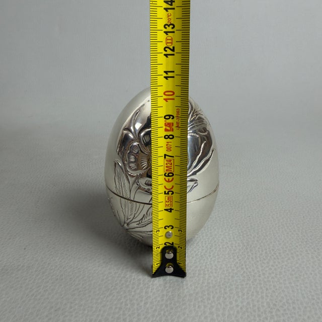 800 Silver Egg Engraved Jewelry Container For Sale - Image 10 of 11