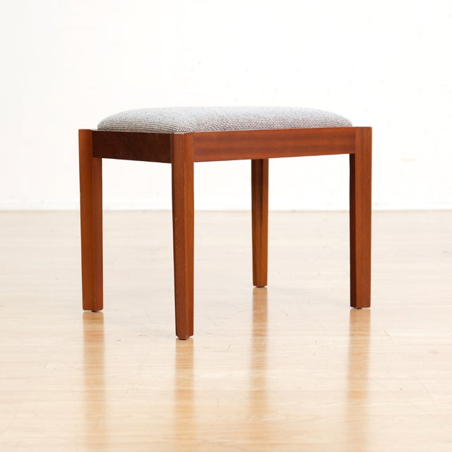 Mid-Century Modern Mid Century Vanity Stool in Mahogany For Sale - Image 3 of 7