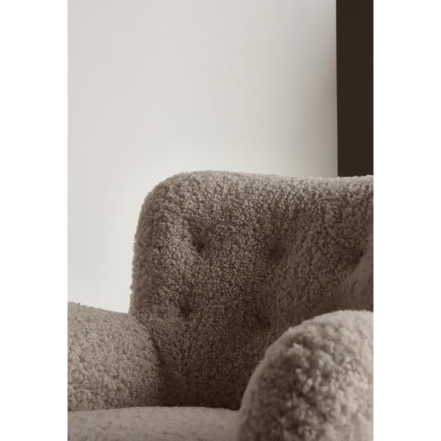 Wood Scandinavian Modern Sheepskin Model FH-1669 Easy Chairs from Fritz Hansen, 1940s, Set of 2 For Sale - Image 7 of 17