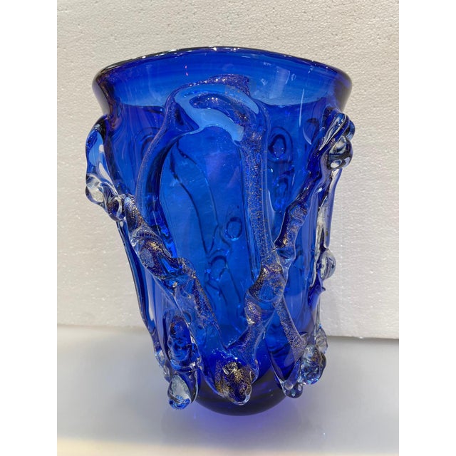 Blue Blue Vase with Transparent Reliefs in 24 Kt Submerged Gold Leaf by Il vetro dei Dogi For Sale - Image 8 of 16