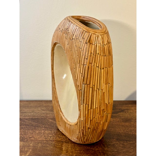 Late 20th Century Vintage Coastal Biomorphic Ceramic and Reed Vase, Organic Modern For Sale - Image 5 of 7