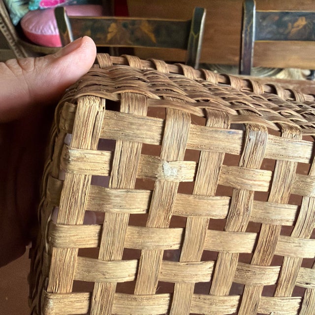 A Antique Pennsylvania Rectangular Splint Oak or Ash Basket, Circa 1900 For Sale - Image 12 of 18