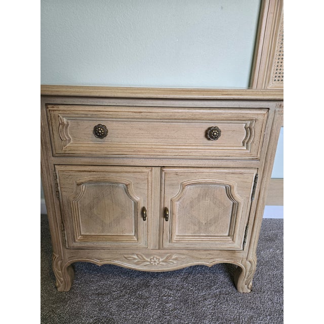French Provincial Drexel Cabernet Blanc Queen Headboard & Matching Bedside Tables For Sale - Image 3 of 18
