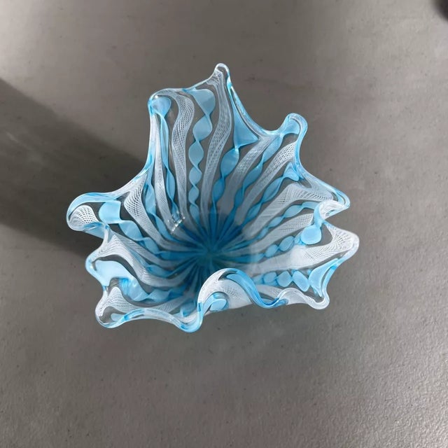 1990s Vintage Murano Glass Handkerchief Vase For Sale - Image 5 of 5