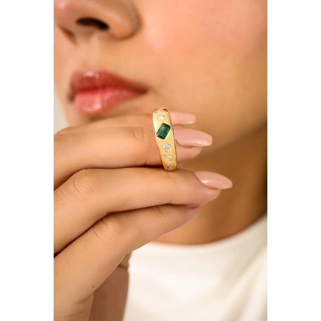 Green Artistic Style Chunky Emerald & Diamond 18k Gold Statement Ring Size 5.5 For Sale - Image 8 of 12