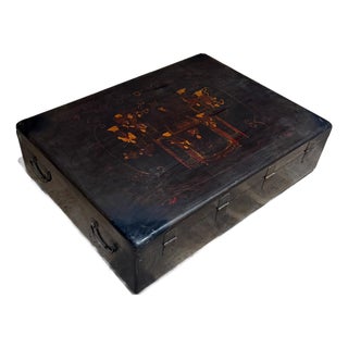 Chinese Lacquered Wooden Chest Coffee Table With Animated Palace Scene For Sale
