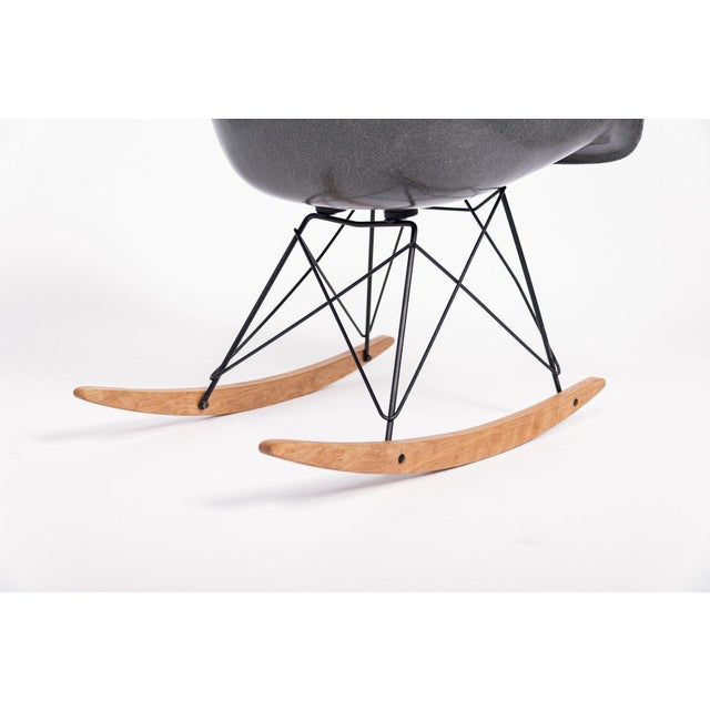 Gray Mid Century Rar Gray Rocking Chair by Eames for Herman Miller, 1959 For Sale - Image 8 of 11