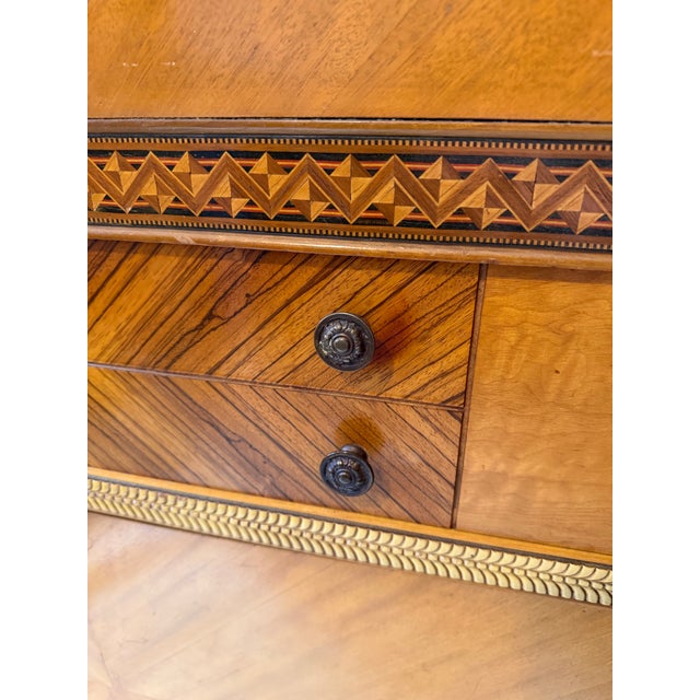 Fine Art Deco 1930s Satinwood Dresser With Mirror & Geometric Marquetry For Sale In Chicago - Image 6 of 11