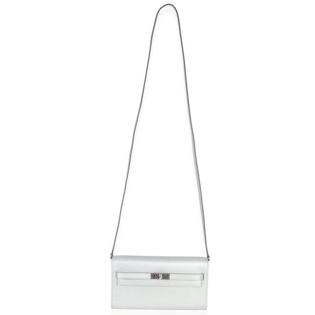 Silver Argent Metallic Chevre Chamkilight Kelly Wallet To Go PHW For Sale - Image 8 of 9