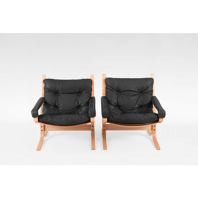 Vintage Siesta Chairs in Black Leather and Plywood by Ingmar Relling for Westnofa, 1960s, Set of 2 For Sale - Image 3 of 5