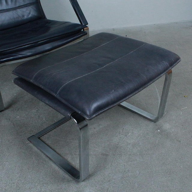 Mid-Century Modern Set of Komet ArtCollection Lounge Chair and Ottoman in Steel and Leather by Rudolph Glatzl for Dreipunkt, 1990s. For Sale - Image 3 of 10
