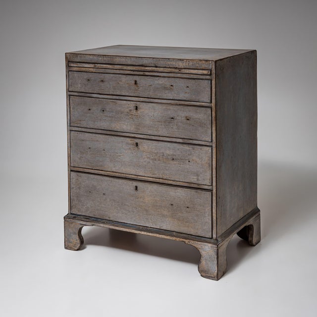 Antique English George III Chest of Drawers, 1800s For Sale - Image 3 of 8