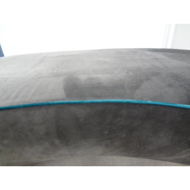 Mid-Century Modern Large Italian Gio Ponti Style Curved Bench With Brass Legs For Sale - Image 3 of 10