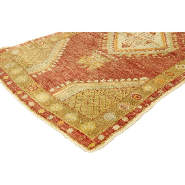 51209 Vintage Turkish Oushak Rug with Modern Rustic Style 02'08 X 04'05. With vibrant colors and rustic sensibility, this...