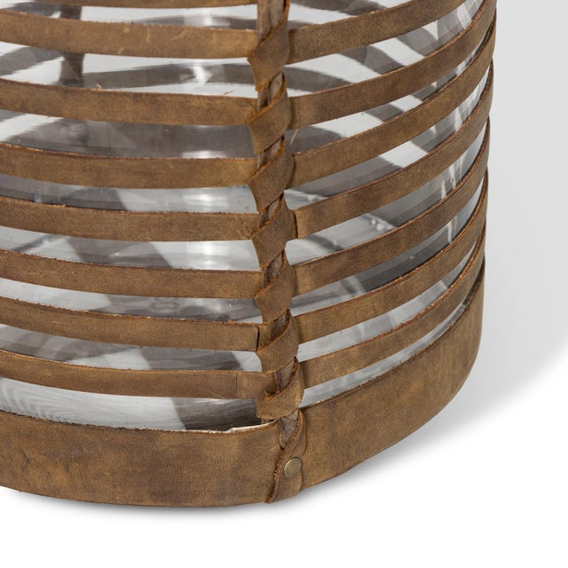 Regina Andrew Finn Leather Hurricane, Small For Sale - Image 4 of 7