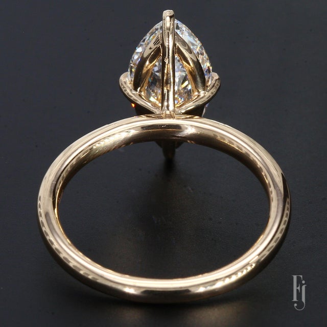 Contemporary 14k Yellow Gold Ring | Certified - 2.57ct F/Vs1 Marquise Lab-Diamond | Size 6.75 For Sale - Image 3 of 4