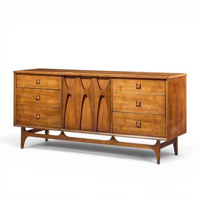 Mid-Century Modern Broyhill Brasilia Mid Century Walnut and Brass 9-Drawer Lowboy Dresser For Sale - Image 3 of 9
