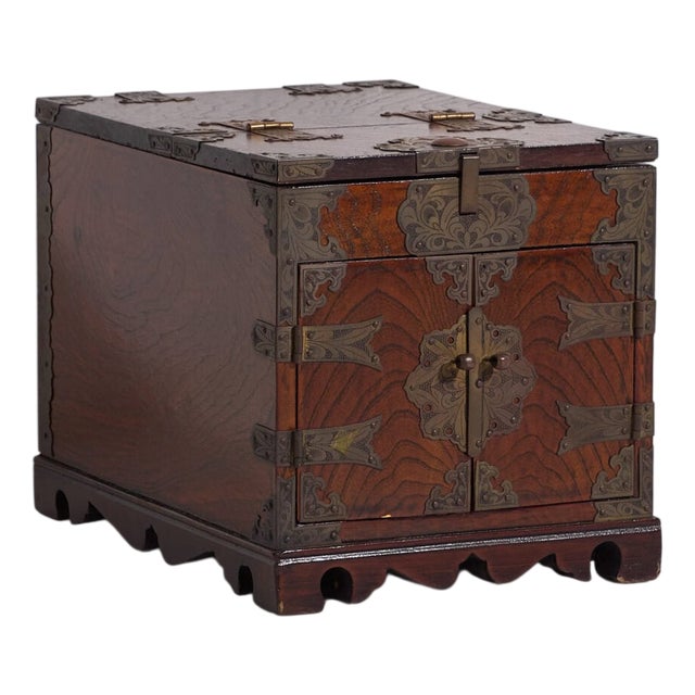 Antique Japanese Kyōdai-Bako Chest For Sale