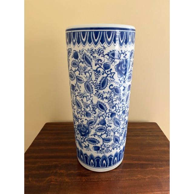 Late 20th Century Vintage Chinoiserie Blue and White Porcelain Umbrella Stand For Sale - Image 5 of 6