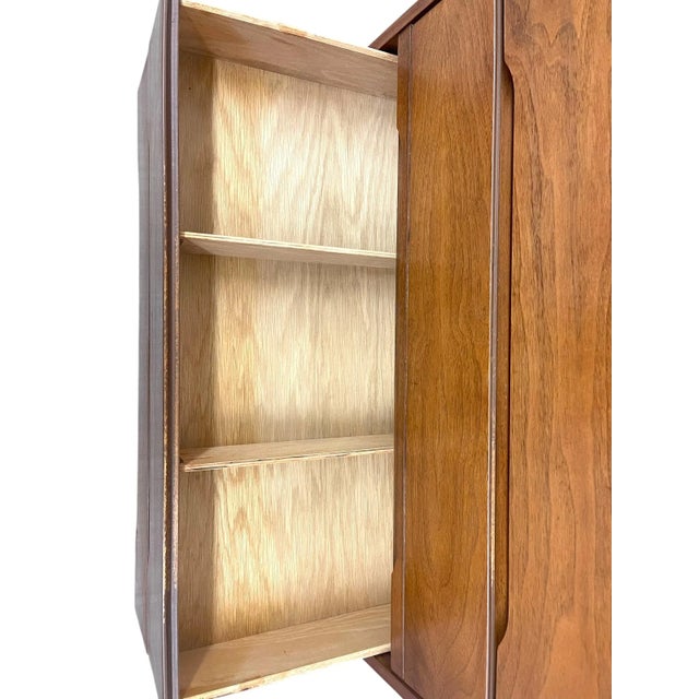 Brown Vintage Mid Century Modern 4-Drawer Highboy Dresser by Stanley Furniture For Sale - Image 8 of 10