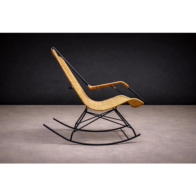 Rocking Chair in Metal & Wicker, Carlo Hauner, 1950s For Sale - Image 13 of 13