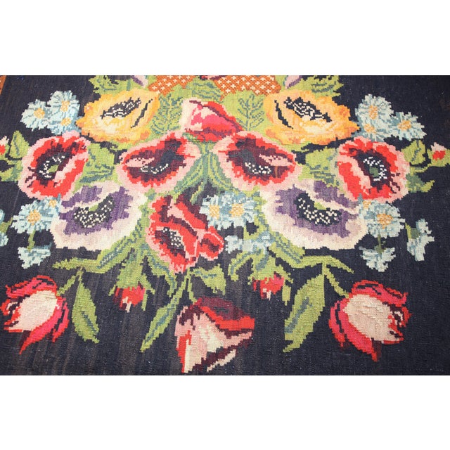 Vintage Moldovan Floral Kilim With Central Vase Bouquet – Handwoven Eastern European Flatweave Square Kilim - 8' 8'' X 9' 2'' For Sale - Image 4 of 11