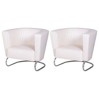 Set of Art Deco Armchairs in Chrome-Plated Steel & High Quality Leather attributed to Jindrich Halabala for Up Závody, Czech, 1930s, Set of 2 For Sale