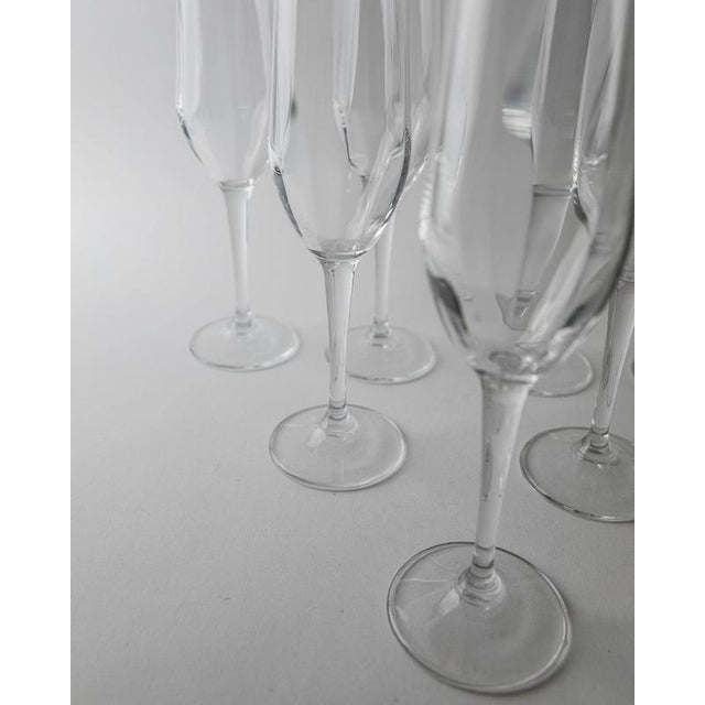 Vintage Champagne Glasses in Clear Glass with Stem and Flute Shape, 1990s, Set of 7 For Sale - Image 6 of 13