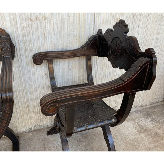 19th Century Pair of Carved Walnut Tooled Leather Savonarola Bench or Settee For Sale - Image 11 of 18