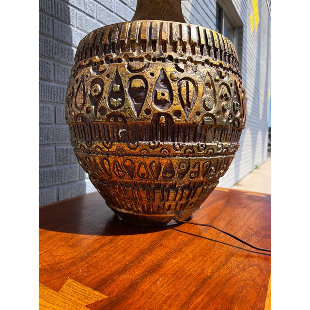 1960s Vintage Brutalist Style Ceramic Table Lamp, Attributed to Bitossi For Sale - Image 5 of 17