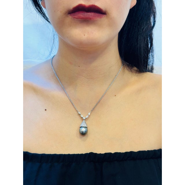 14 mm Black Round Tahitian Pearl & 2 Ct Diamond 14 Kt Gold Pendant /Necklace For Sale - Image 13 of 18