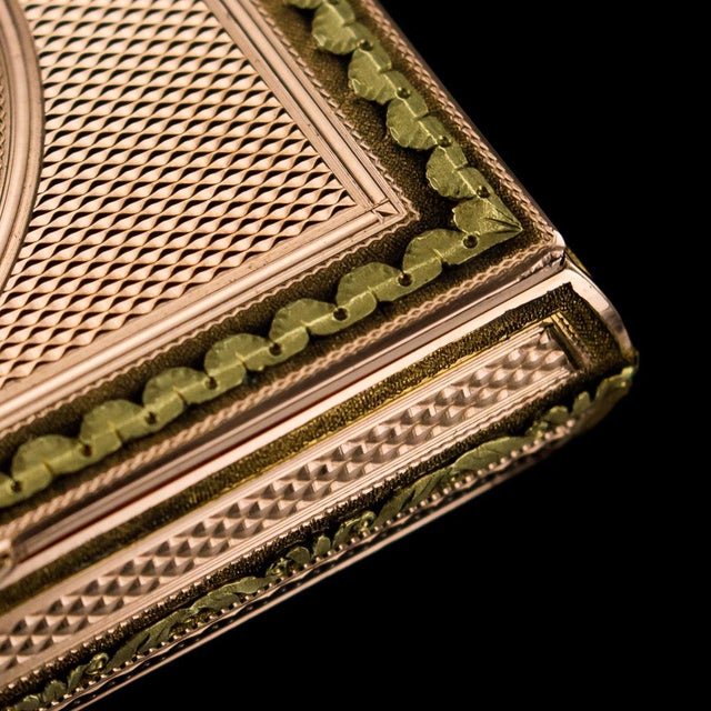 Antique 19th Century French 18k Two-Colour Gold & Enamel Snuff Box, 1840s For Sale - Image 9 of 13