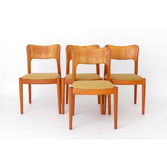 Set of 8 Chairs by Niels Koefoed | Model “Ole” | 1970s | Denmark (Koefoeds Hornslet Møbelfabrik A/S) Beautiful set of...