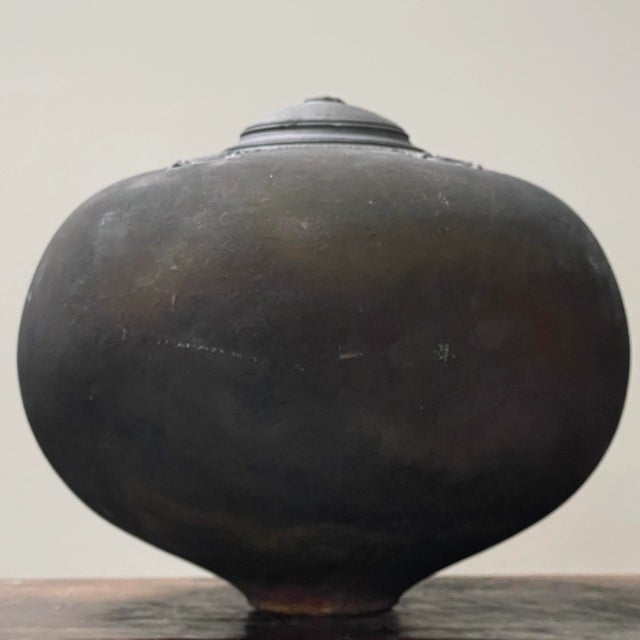 Black Vintage Postmodernist Raku Fired Black Stoneware Cocoon Shaped Vessel by Rick Foris, Signed For Sale - Image 8 of 8
