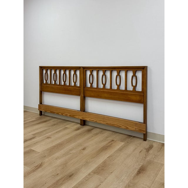 Mid-Century Modern Vintage MCM Drexel Meridian Style King Headboard Collectible Walnut Bed Made From Twin For Sale - Image 3 of 12