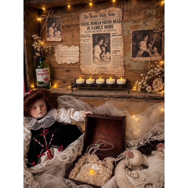 1930s Haunted Heirlooms Masterpiece The Sisters’ Trunk For Sale - Image 4 of 11