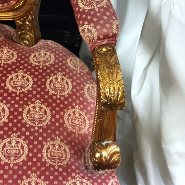 Gold French Louis XV Style Giltwood Carved Settee With Original Damask Upholstery, Mid-20th Century For Sale - Image 8 of 12