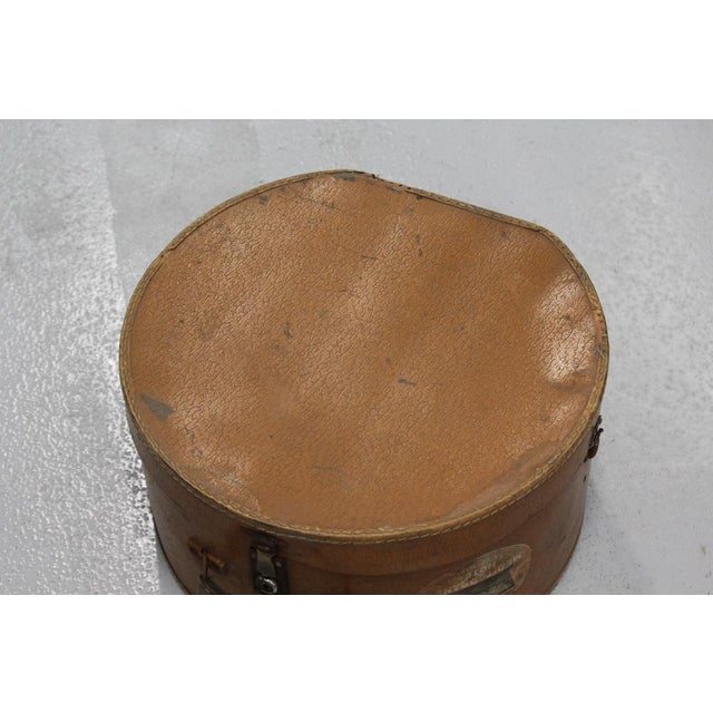 Round Brown Hat Box, 1920s For Sale - Image 17 of 18