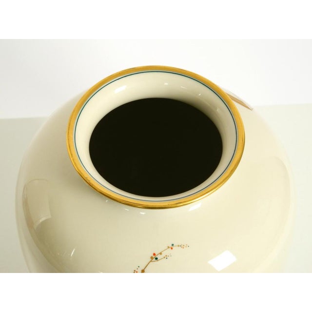 Light Blue Porcelain Vase with Hand-Painted Wildlife Motifs from PMR Bavaria Jaeger & Co., 1940s For Sale - Image 10 of 18