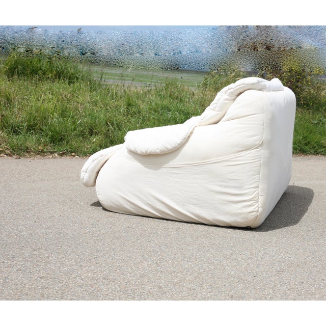 1970s Vintage Sofa in Foam and White Fabric, 1970s For Sale - Image 5 of 14