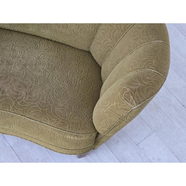 Danish 2-Seater Banana Sofa in Velour and Beech, 1960s For Sale - Image 15 of 18