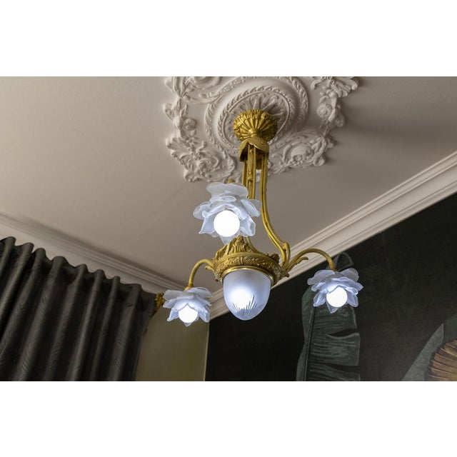 1920s French Neoclassical Style Bronze and Frosted Glass Four-Light Chandelier, 1920 For Sale - Image 5 of 18
