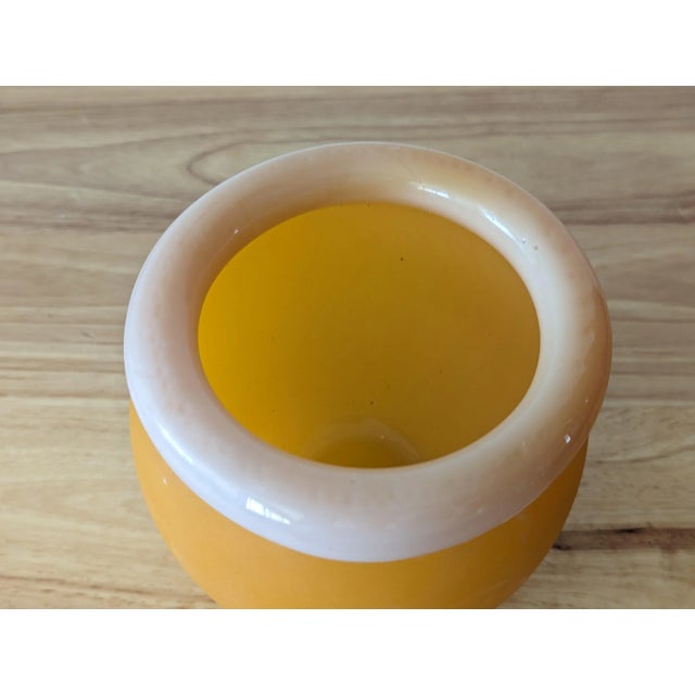Contemporary 80s Larry Laslo Style Vase in Tangerine and Champagne Pink For Sale - Image 3 of 5