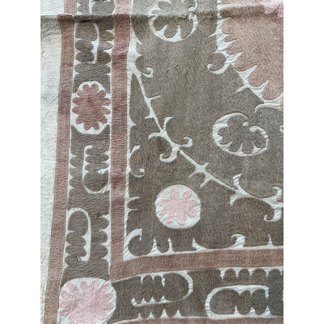 Suzani Tapestry - Vintage Hand-Embroidered Embroidery 4'7'' X 4'8'' For Sale - Image 9 of 16